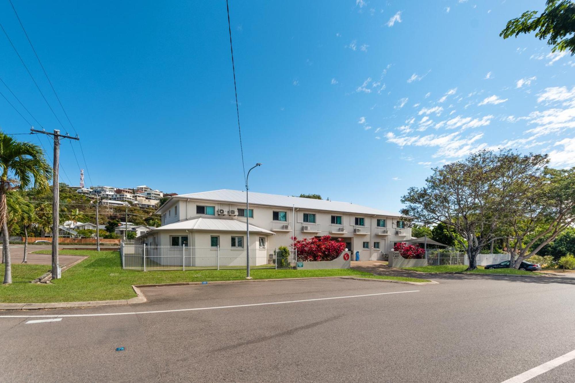 Castle Crest Motel Townsville Exterior photo