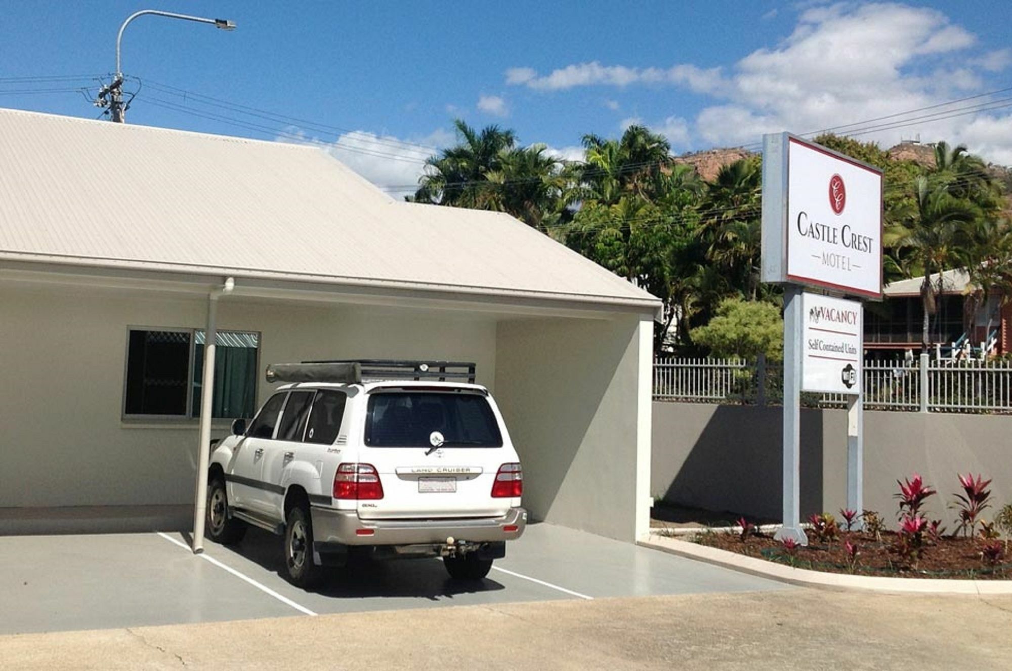 Castle Crest Motel Townsville Exterior photo