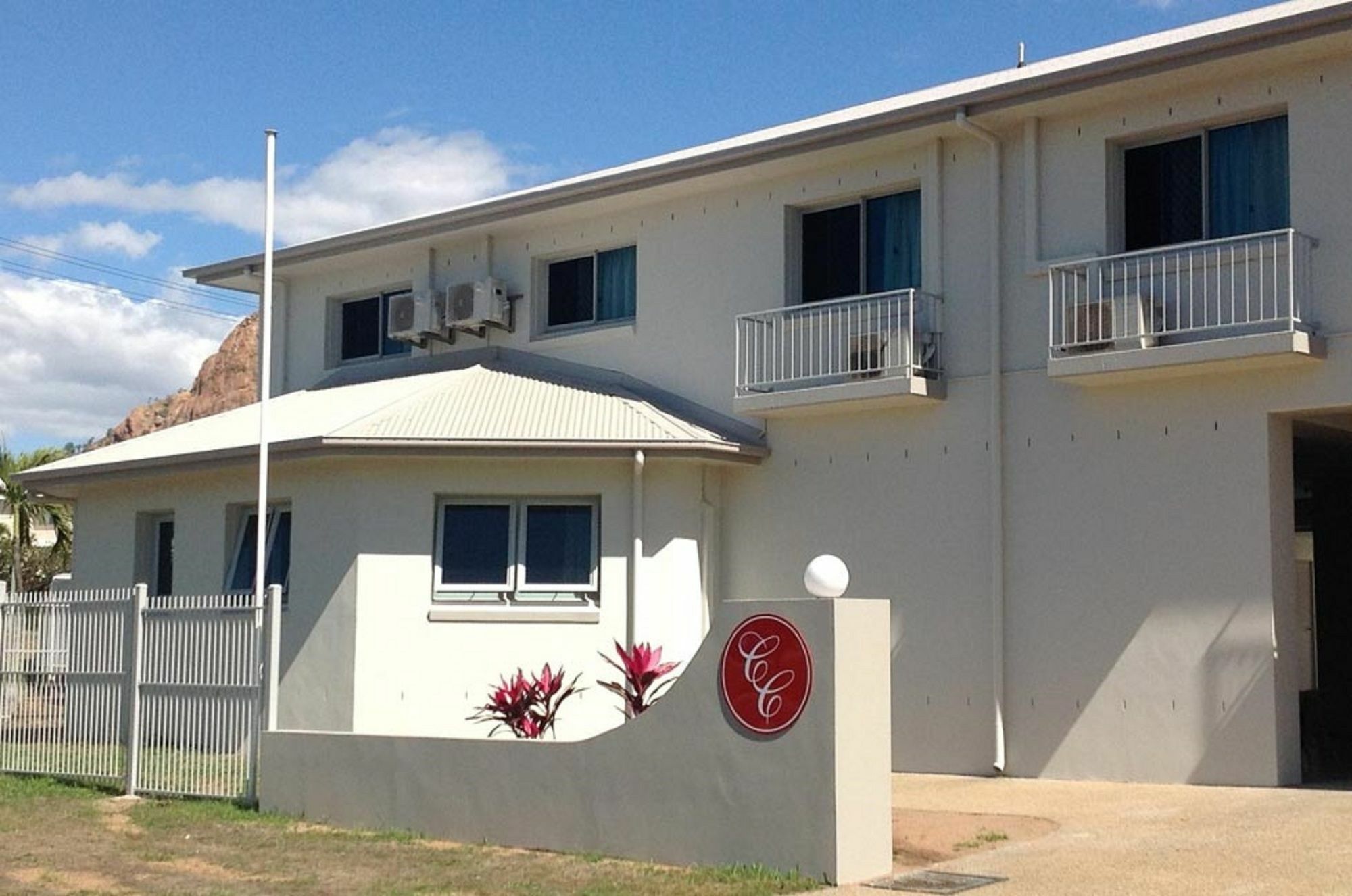 Castle Crest Motel Townsville Exterior photo